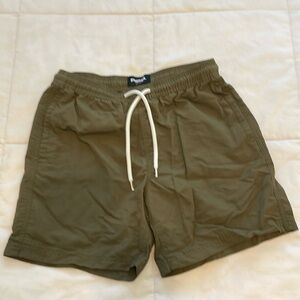 RSQ hybrid shorts in olive green color. Men's Small. Like new condition. Sharp!